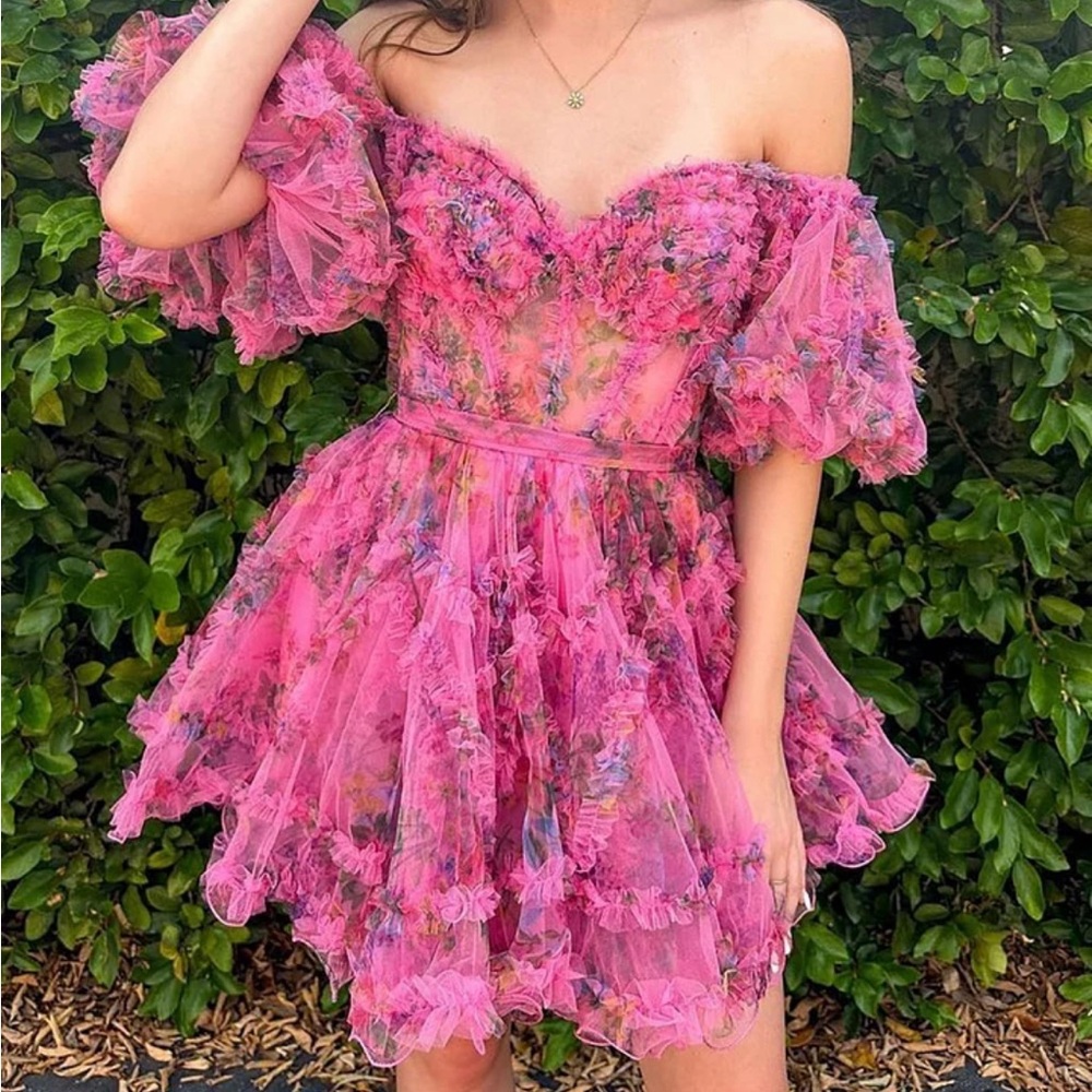Worn once for pictures, brand new condition! Super pretty pink, floral dress!
